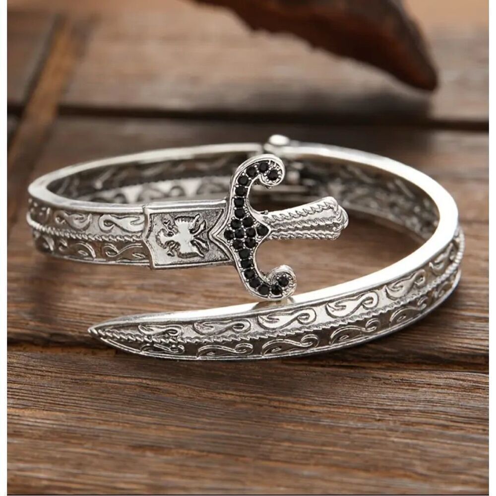 Retro Trend Dragon Head Bracelet